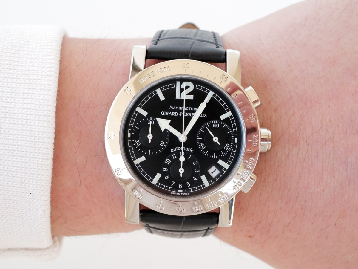 Швейцарские часы Girard-Perregaux Chronograph GP7000 38