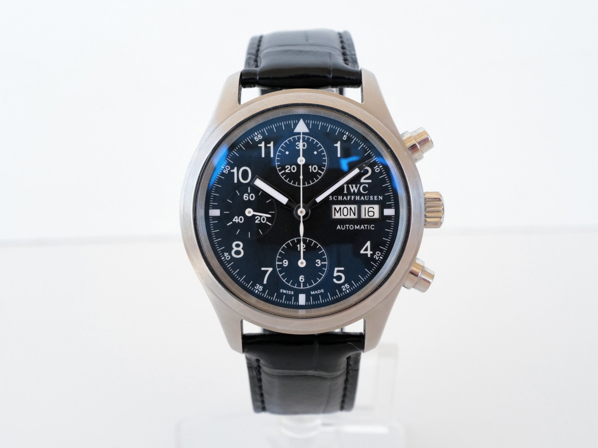 Швейцарские часы IWC Pilot Chronograph Black Dial 39