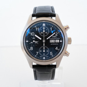 Швейцарские часы IWC Pilot Chronograph Black Dial 39