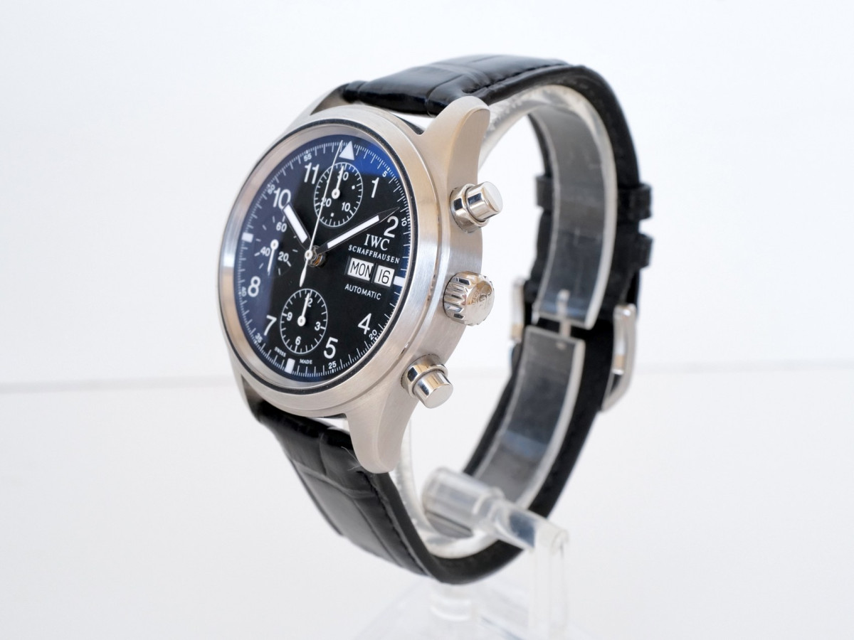 Швейцарские часы IWC Pilot Chronograph Black Dial 39