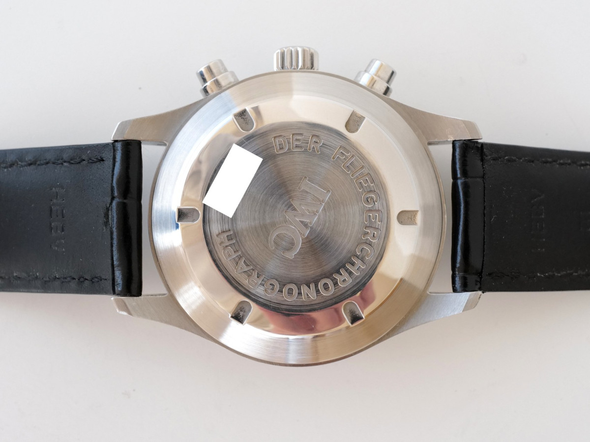 Швейцарские часы IWC Pilot Chronograph Black Dial 39