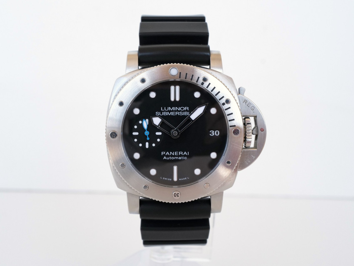 Швейцарские часы Panerai Submersible 42