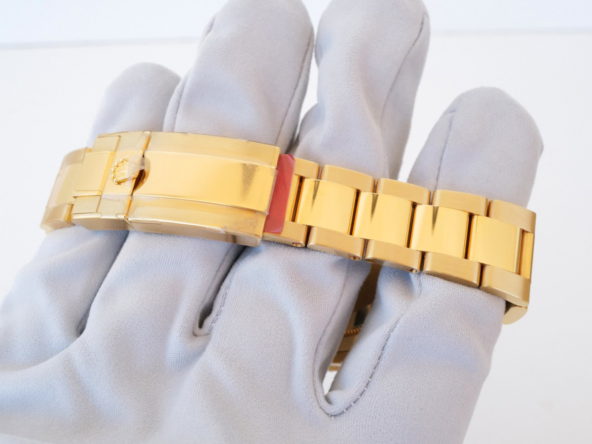 Швейцарские часы Rolex GMT-Master II 18K Yellow Gold Black Dial 40 В ПЛIВКАХ