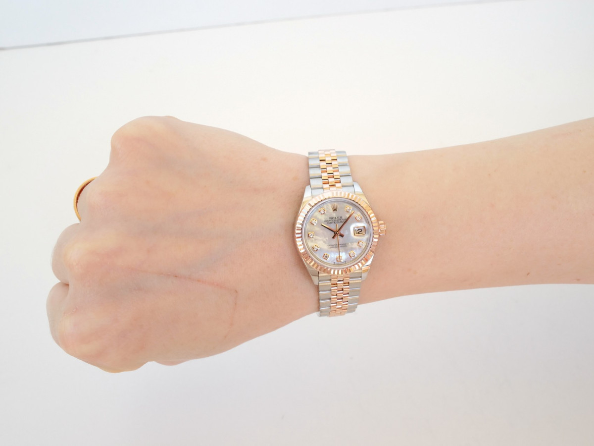 Швейцарские часы Rolex Lady-Datejust 28 Jubilee Steel 18K Rose Gold MOP Diamond Dial (2023)