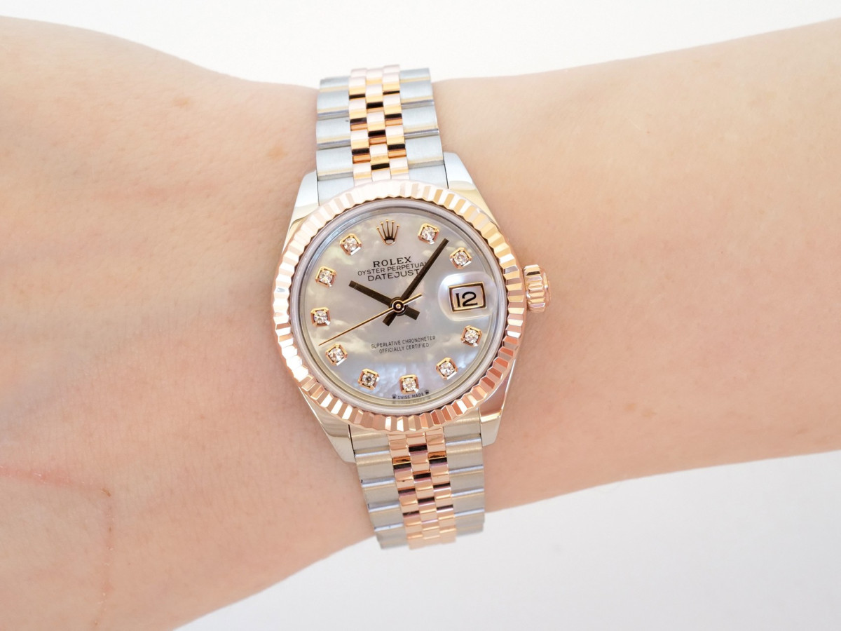 Швейцарские часы Rolex Lady-Datejust 28 Jubilee Steel 18K Rose Gold MOP Diamond Dial (2023)