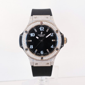 Швейцарские часы Hublot Big Bang Quartz Diamonds Black Dial 38