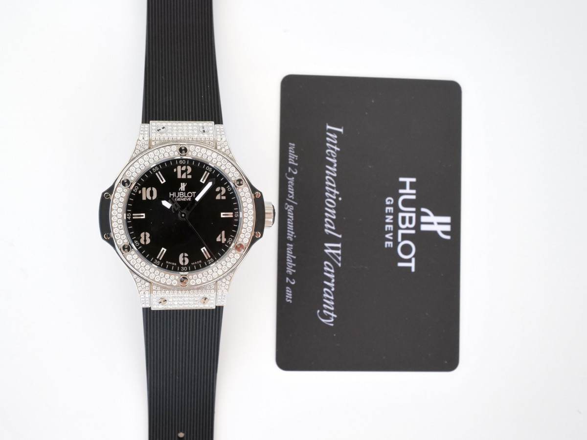 Швейцарские часы Hublot Big Bang Quartz Diamonds Black Dial 38