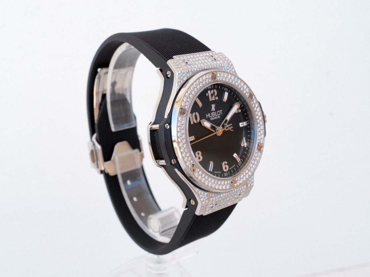 Швейцарские часы Hublot Big Bang Quartz Diamonds Black Dial 38