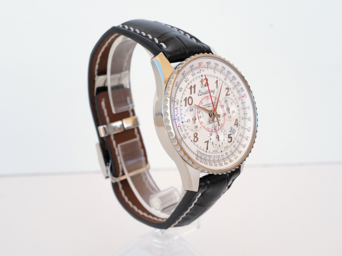 Швейцарський годинник Breitling Navitimer Montbrillant 01 Chronograph 40