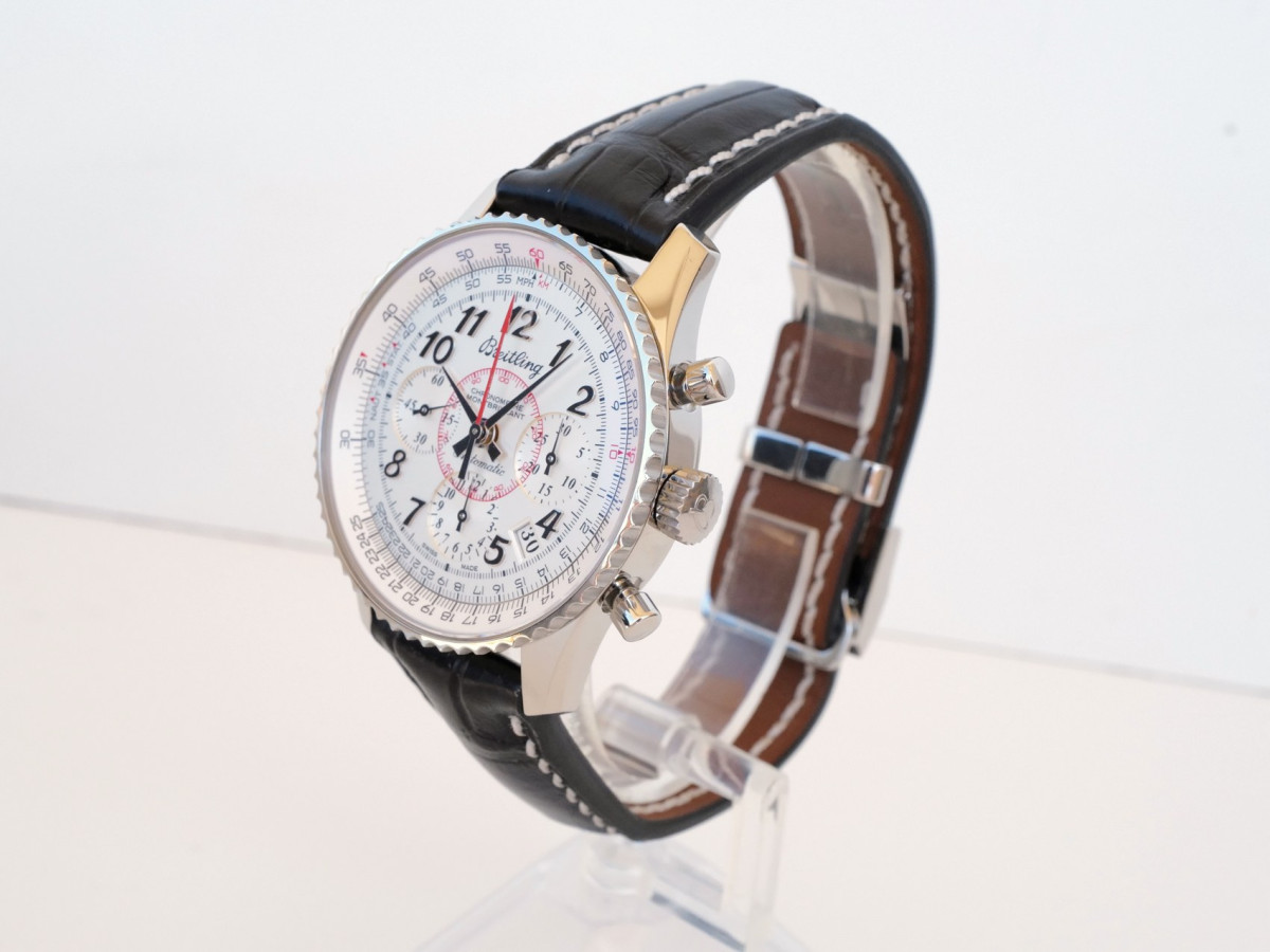 Швейцарський годинник Breitling Navitimer Montbrillant 01 Chronograph 40