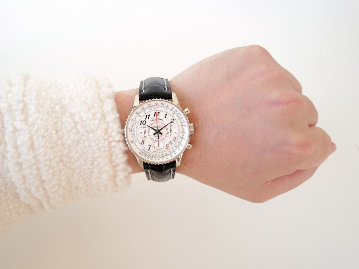 Швейцарський годинник Breitling Navitimer Montbrillant 01 Chronograph 40
