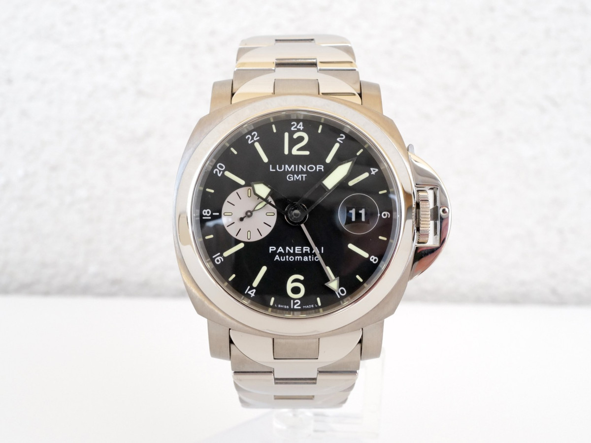 Швейцарские часы Panerai Luminor GMT Titanium Black Dial 44
