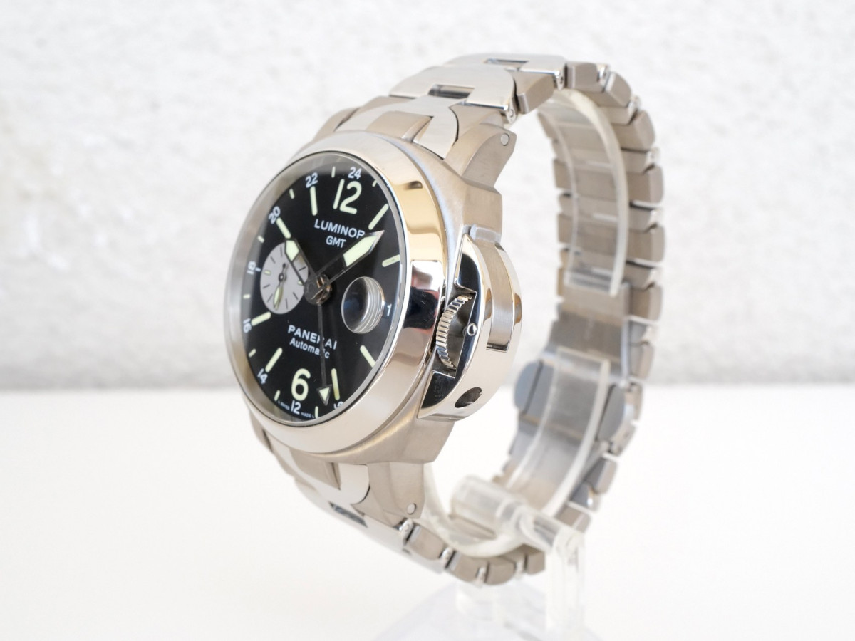 Швейцарские часы Panerai Luminor GMT Titanium Black Dial 44