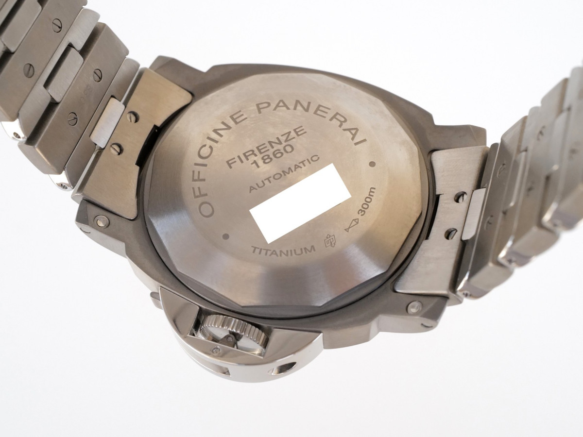 Швейцарские часы Panerai Luminor GMT Titanium Black Dial 44