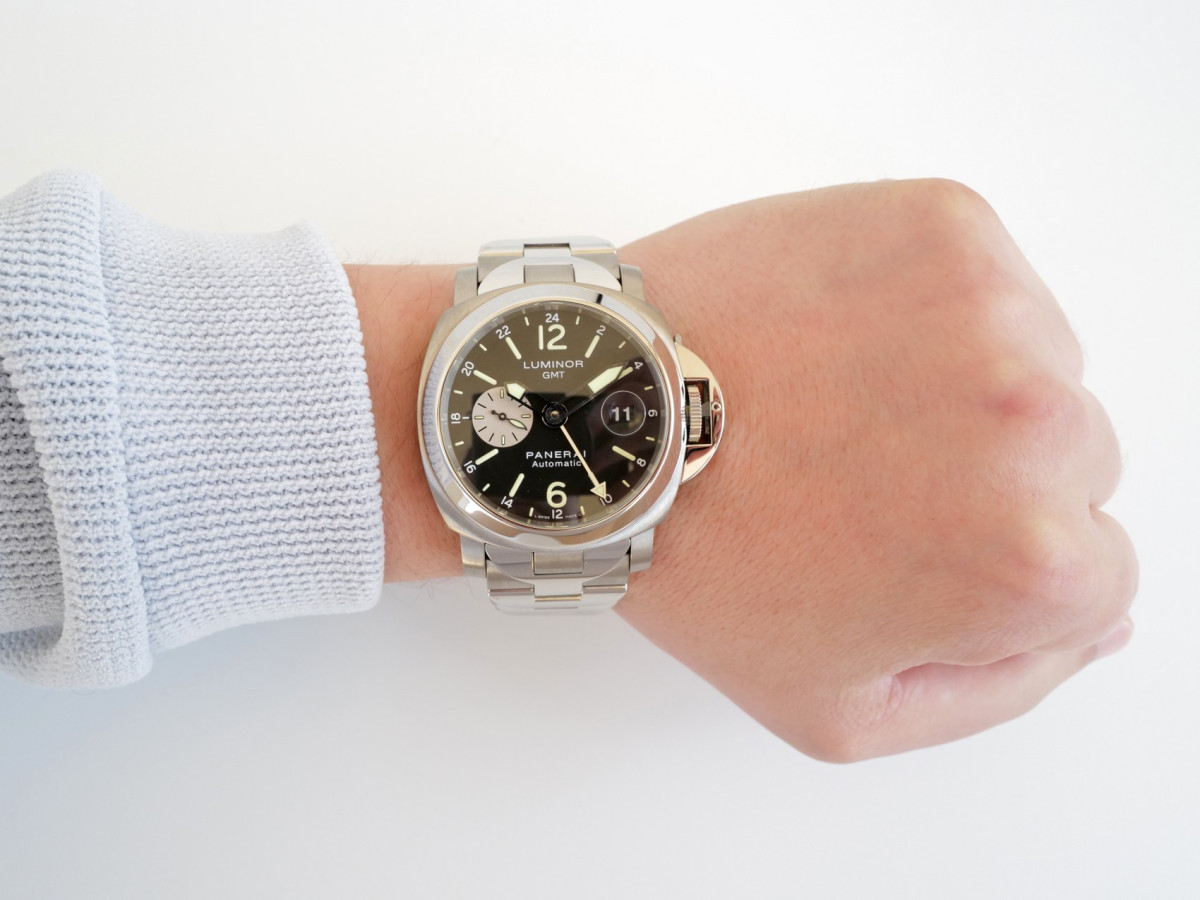 Швейцарские часы Panerai Luminor GMT Titanium Black Dial 44