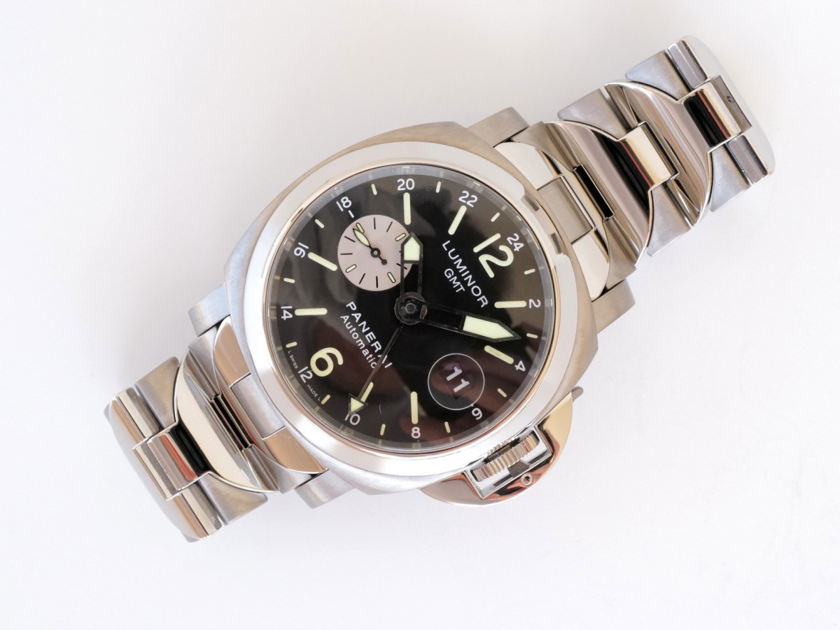 Швейцарские часы Panerai Luminor GMT Titanium Black Dial 44