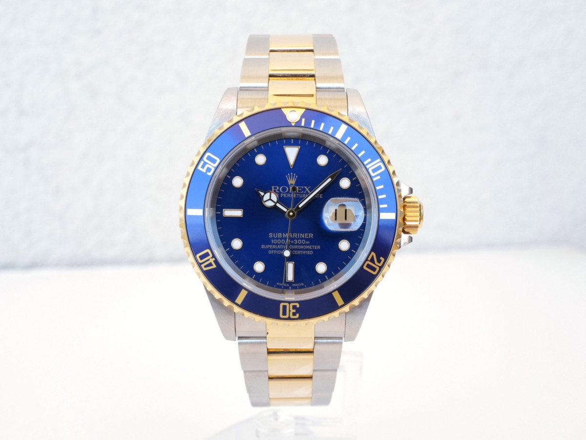 Швейцарские часы Rolex Submariner Date Blue Dial Steel 18K Yellow Gold 40