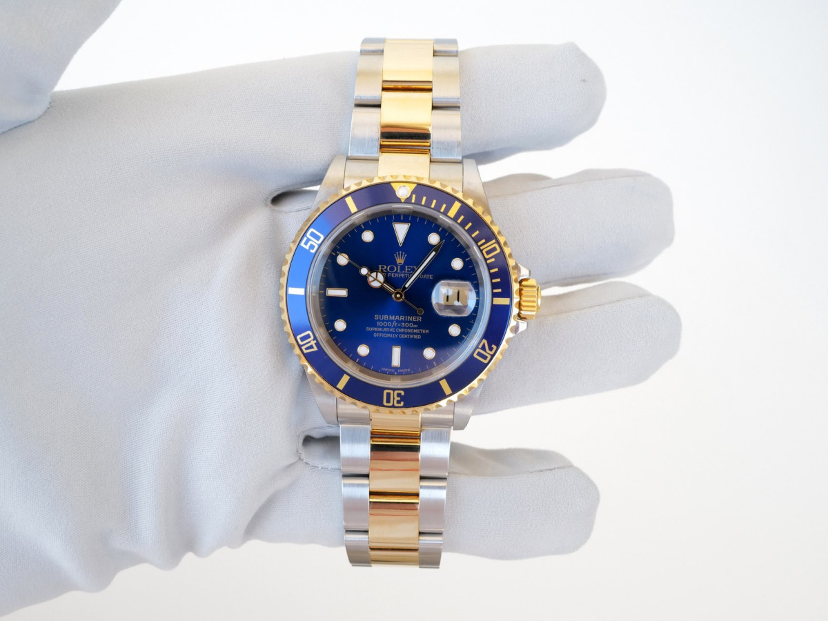 Швейцарские часы Rolex Submariner Date Blue Dial Steel 18K Yellow Gold 40