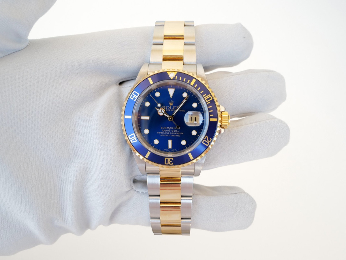 Швейцарские часы Rolex Submariner Date Blue Dial Steel 18K Yellow Gold 40