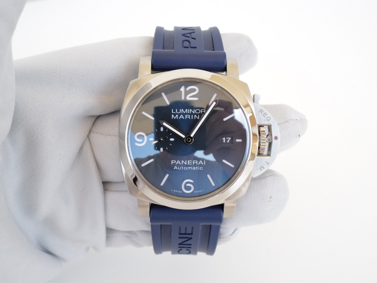 Швейцарские часы Panerai Luminor Marina Blue Dial 44