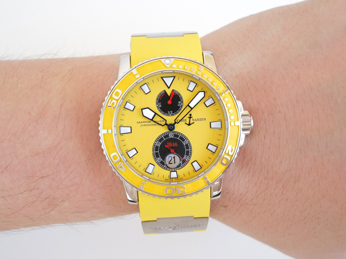 Швейцарские часы Ulysse Nardin Maxi Marine Diver Yellow Dial 43