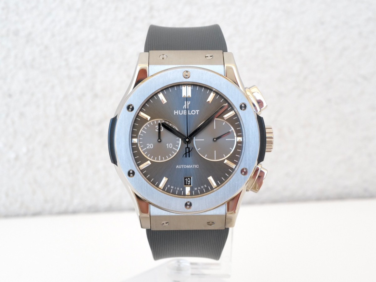 Швейцарський годинник Hublot Classic Fusion Chronograph Titanium Racing Grey 45