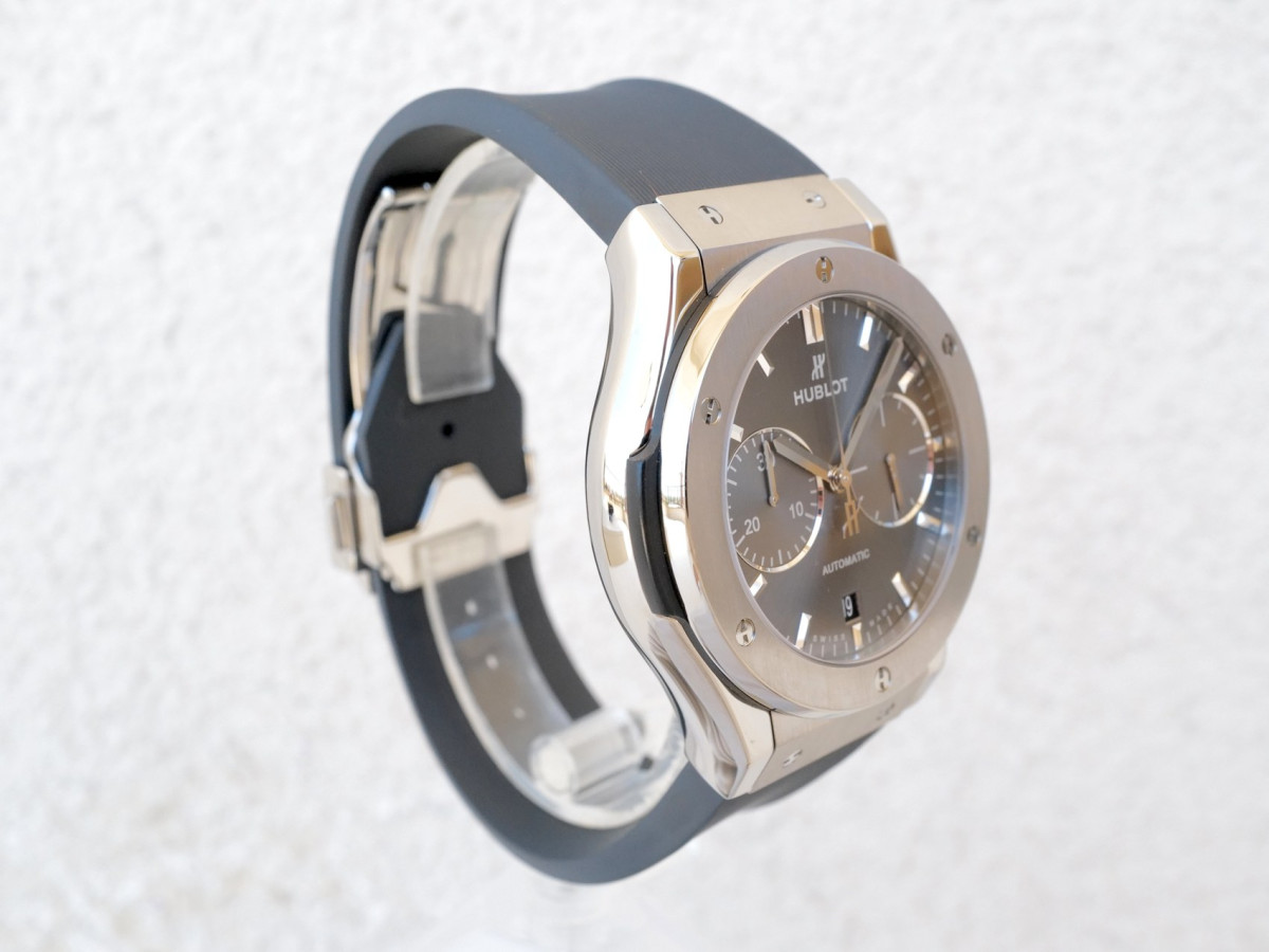 Швейцарський годинник Hublot Classic Fusion Chronograph Titanium Racing Grey 45