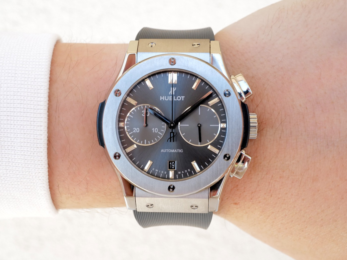 Швейцарський годинник Hublot Classic Fusion Chronograph Titanium Racing Grey 45