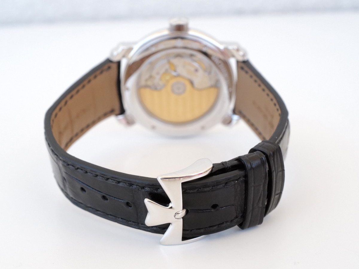 Швейцарские часы Vacheron Constantin Malte Large Date 18K White Gold Black Dial 38