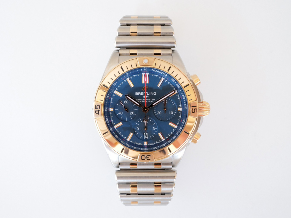 Швейцарський годинник Breitling Chronomat B01 42 Steel Rose Gold Blue Dial