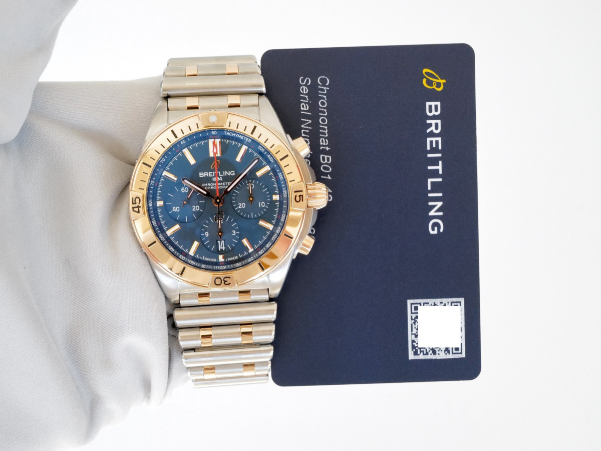 Швейцарський годинник Breitling Chronomat B01 42 Steel Rose Gold Blue Dial