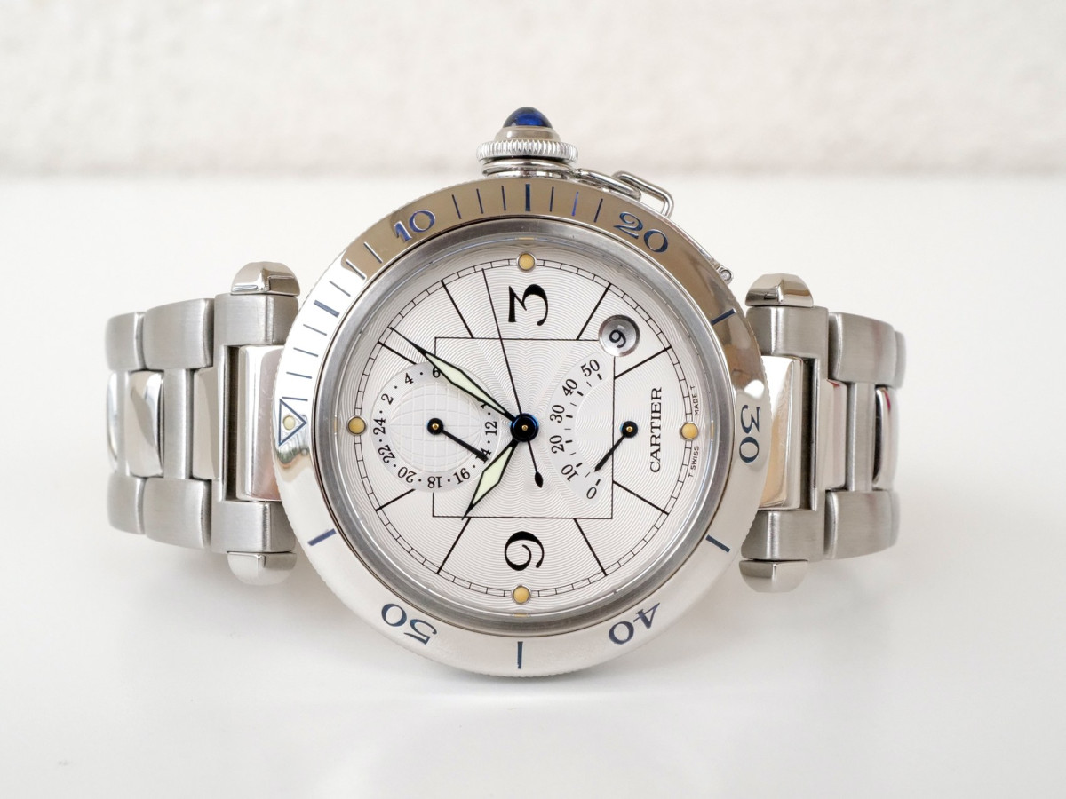 Швейцарський годинник Cartier Pasha GMT Power Reserve 38