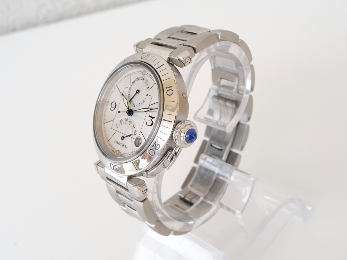 Швейцарський годинник Cartier Pasha GMT Power Reserve 38