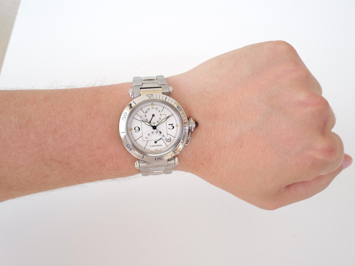 Швейцарський годинник Cartier Pasha GMT Power Reserve 38
