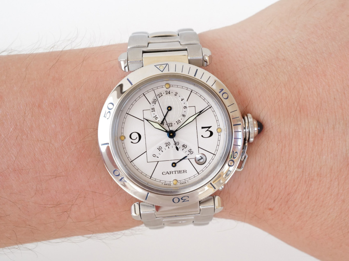 Швейцарський годинник Cartier Pasha GMT Power Reserve 38