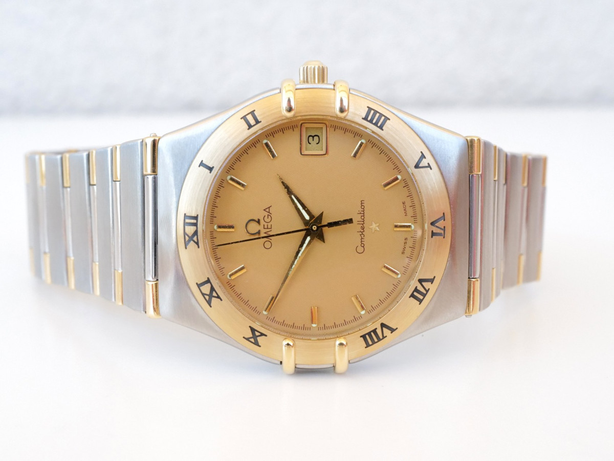 Швейцарський годинник Omega Constellation Quartz Steel 18K Yellow Gold Honeycomb Dial 34