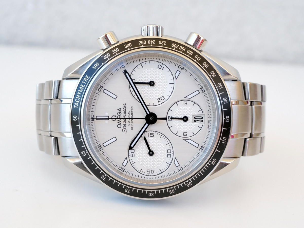 Швейцарський годинник Omega Speedmaster Racing Chronograph White Dial 40