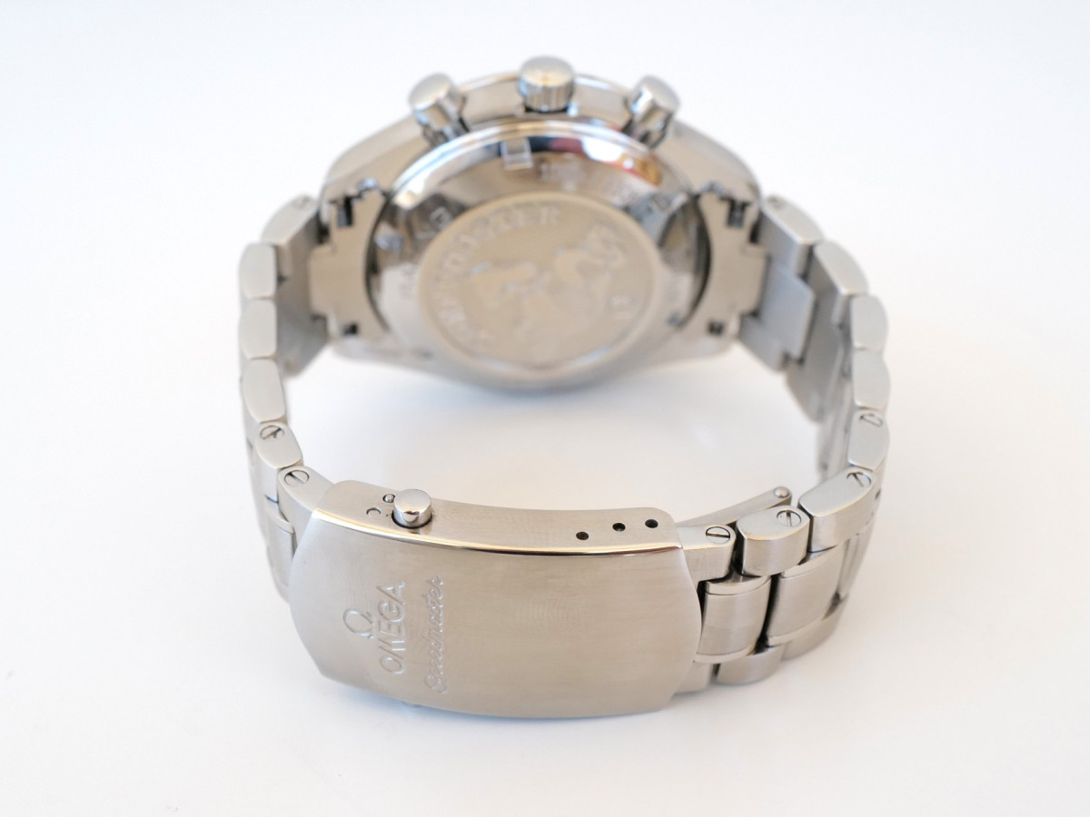 Швейцарський годинник Omega Speedmaster Racing Chronograph White Dial 40