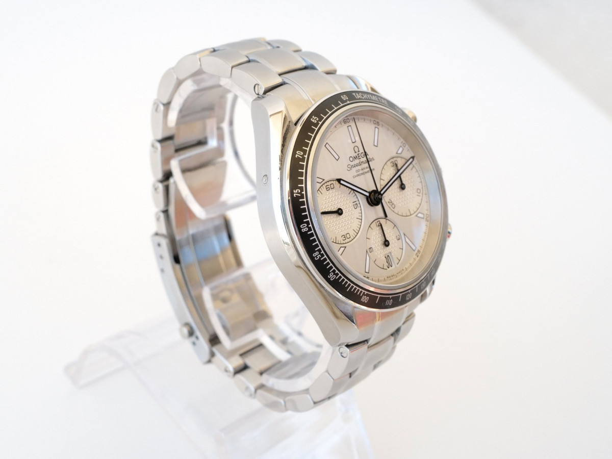 Швейцарський годинник Omega Speedmaster Racing Chronograph White Dial 40