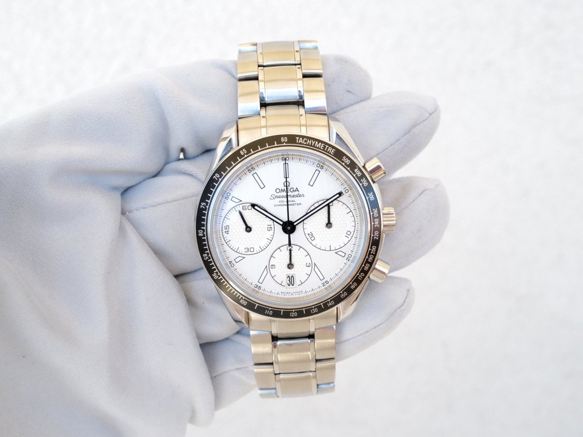 Швейцарський годинник Omega Speedmaster Racing Chronograph White Dial 40