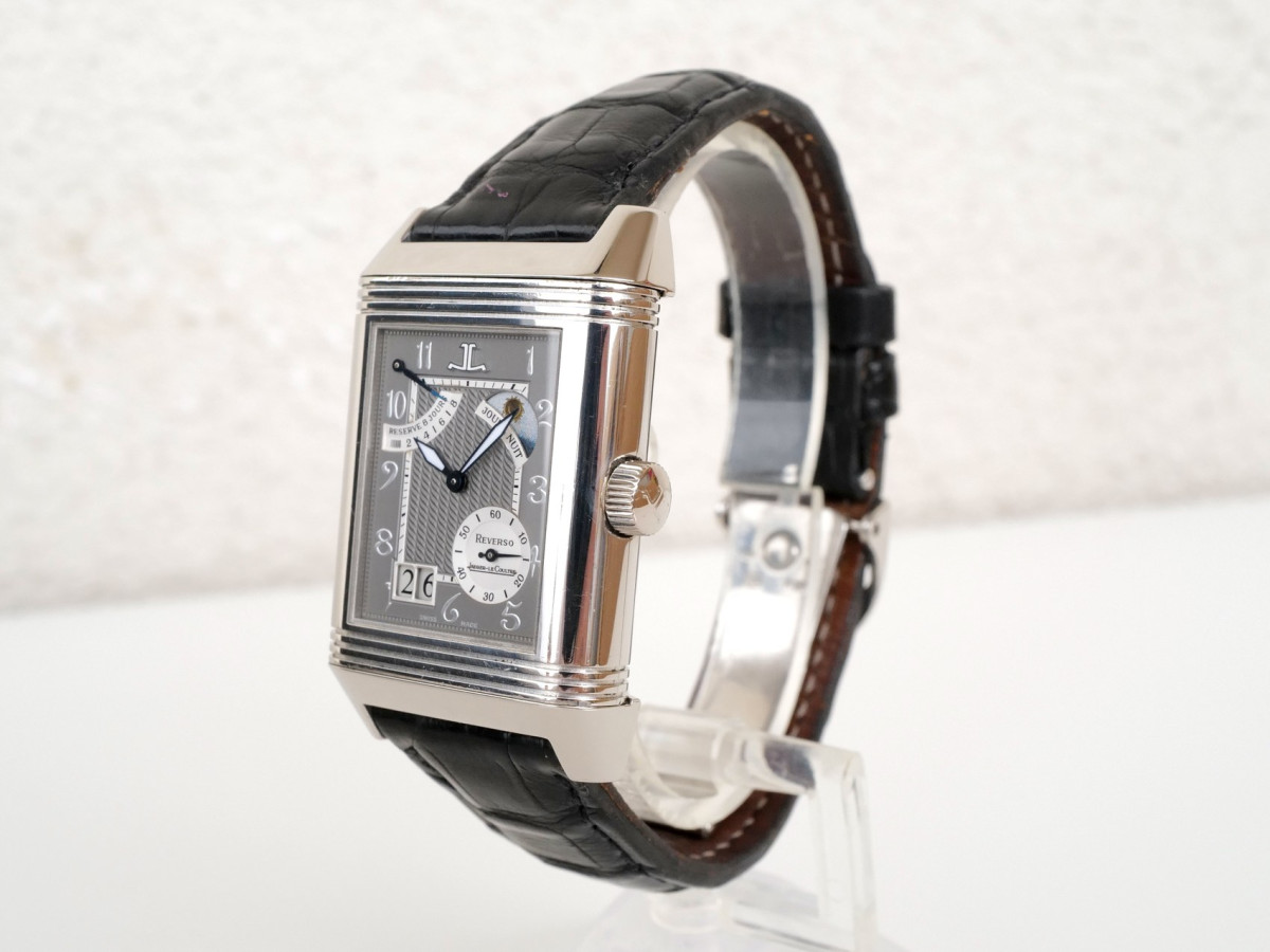 Швейцарские часы Jaeger-LeCoultre Reverso Septantieme Platinum Limited Edition