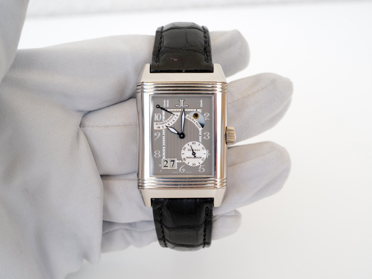 Швейцарские часы Jaeger-LeCoultre Reverso Septantieme Platinum Limited Edition