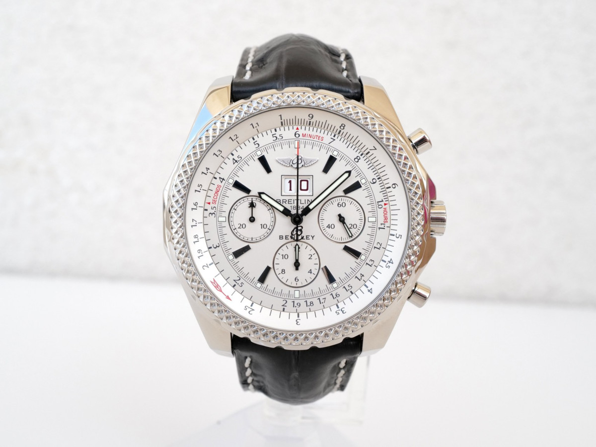 Швейцарський годинник Breitling Bentley 6.75 Chronograph White Dial 49