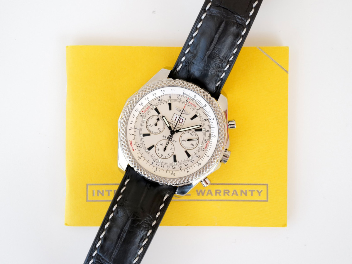 Швейцарський годинник Breitling Bentley 6.75 Chronograph White Dial 49