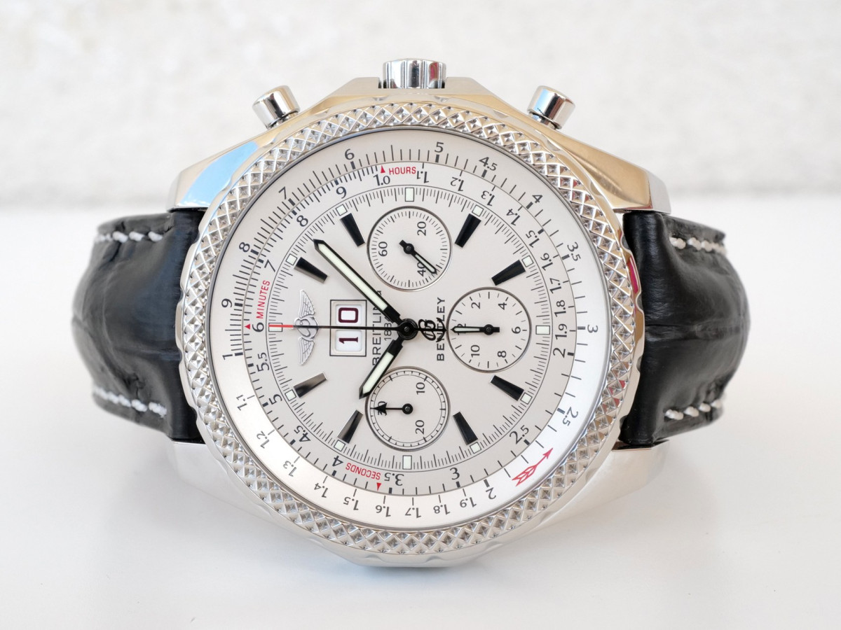Швейцарський годинник Breitling Bentley 6.75 Chronograph White Dial 49