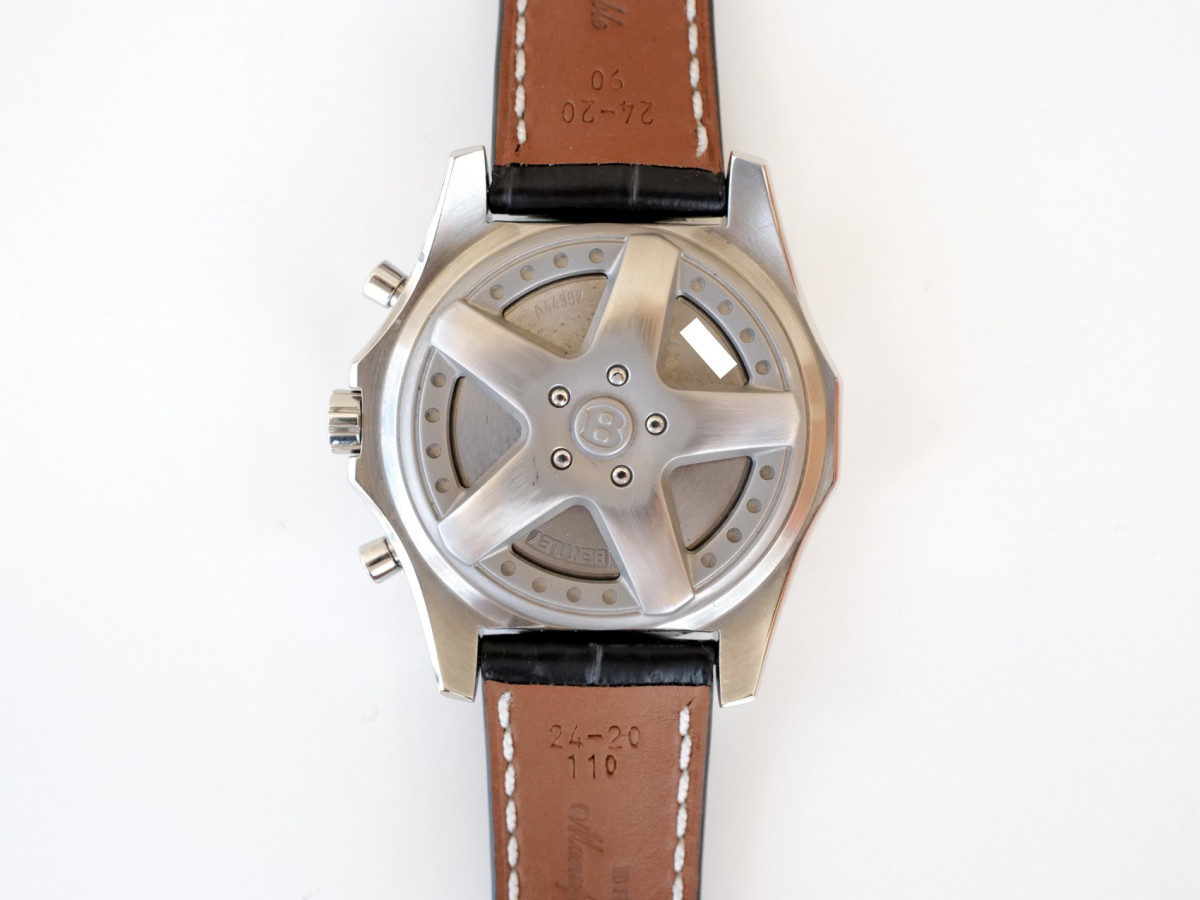 Швейцарський годинник Breitling Bentley 6.75 Chronograph White Dial 49
