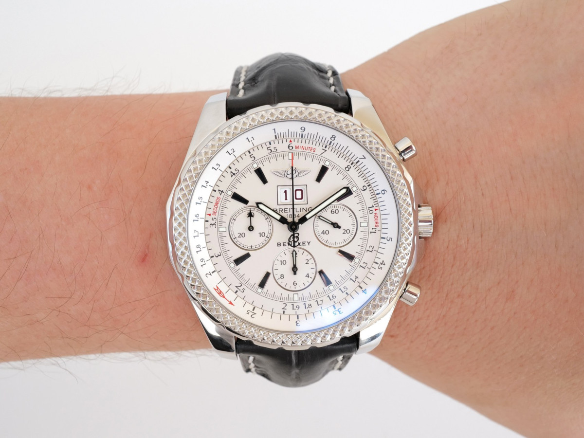 Швейцарський годинник Breitling Bentley 6.75 Chronograph White Dial 49