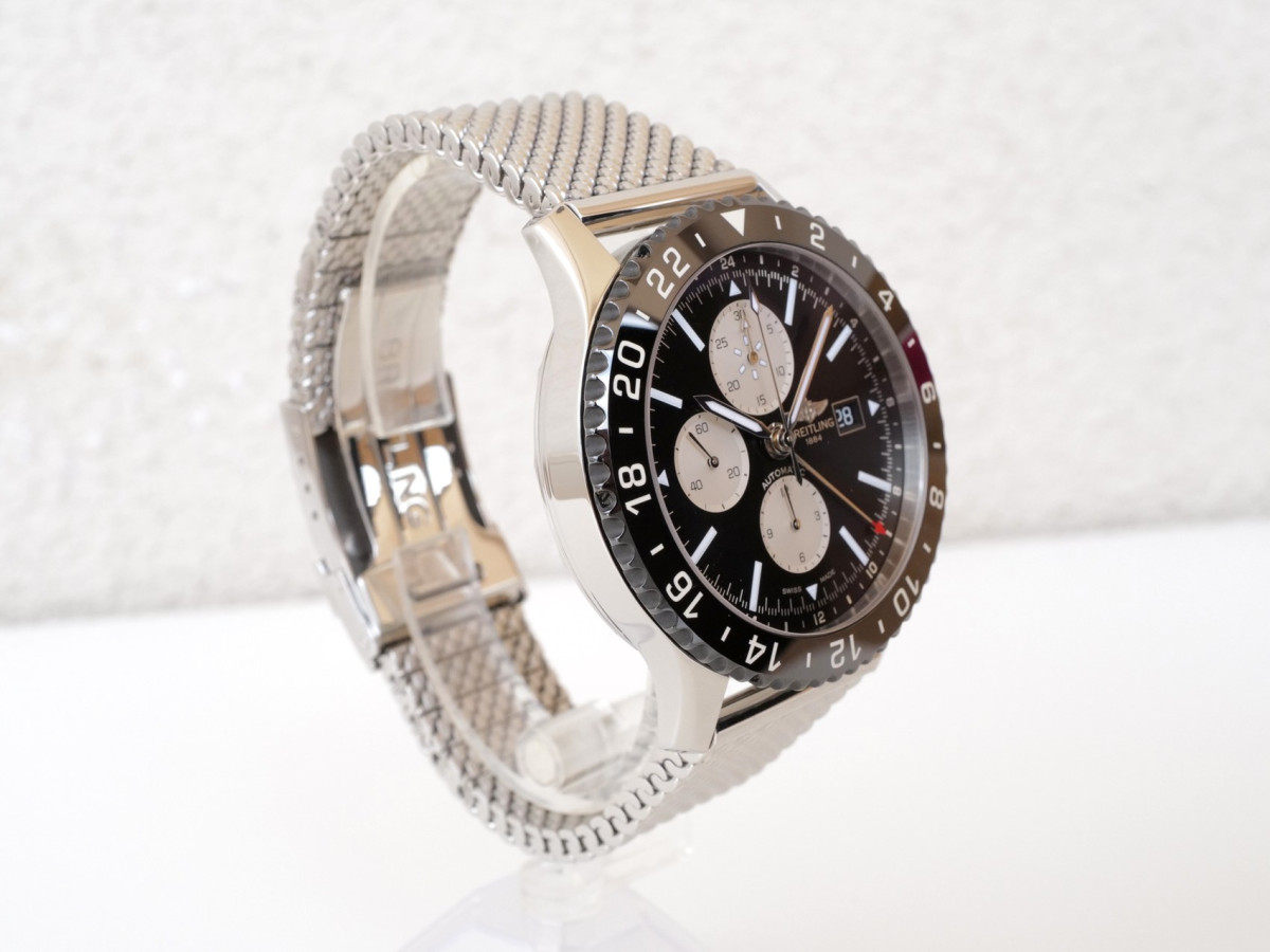 Швейцарський годинник Breitling Chronoliner Chronograph GMT Black Dial 46