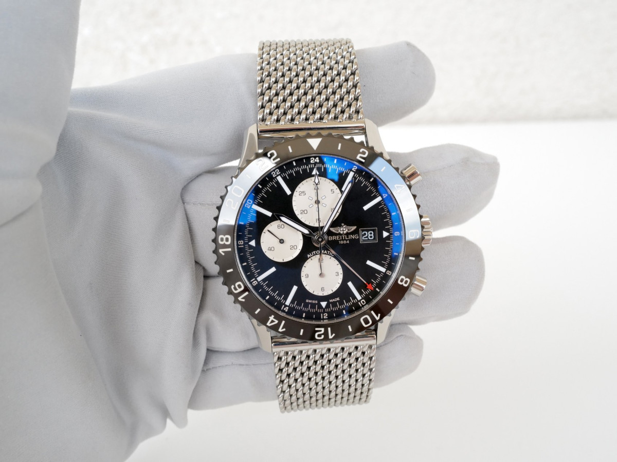Швейцарський годинник Breitling Chronoliner Chronograph GMT Black Dial 46