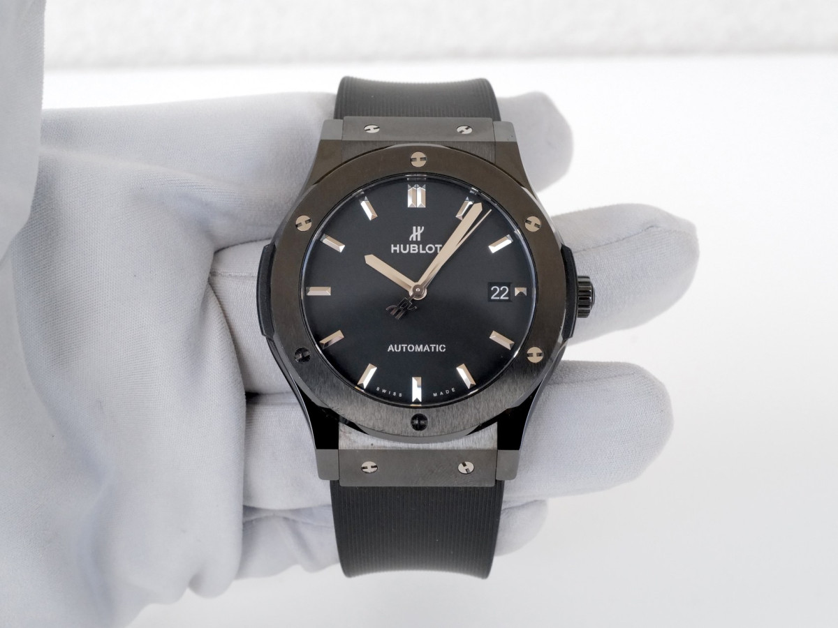 Швейцарские часы Hublot Classic Fusion Black Magic Ceramic 45